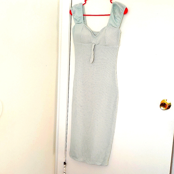 Casual dress - Picture 1 of 3